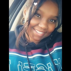 Meet your Posher, Gloria